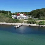 Strandhotel Rosnaes Hotel
