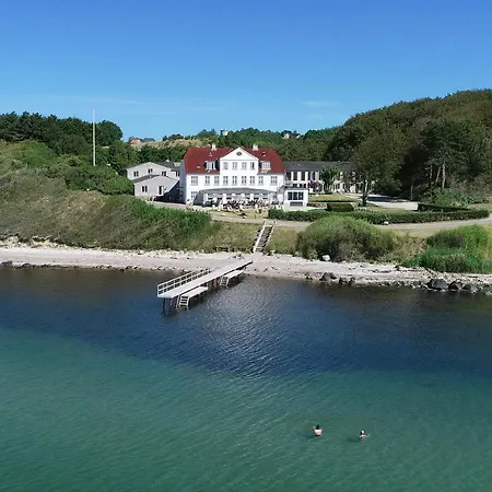 Strandhotel Rosnaes ホテル