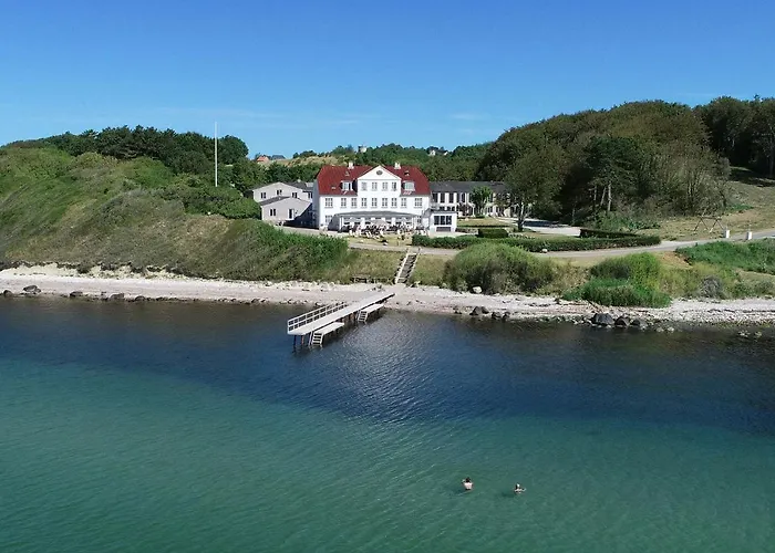 Strandhotel Rosnaes فندق