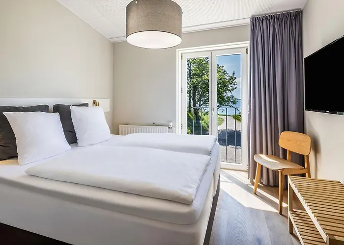 Strandhotel Rosnaes فندق كالوندبورج