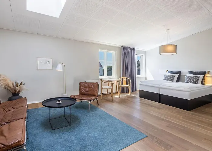 Strandhotel Rosnaes Hotel 3*