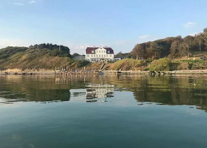 Strandhotel Rosnaes 3*