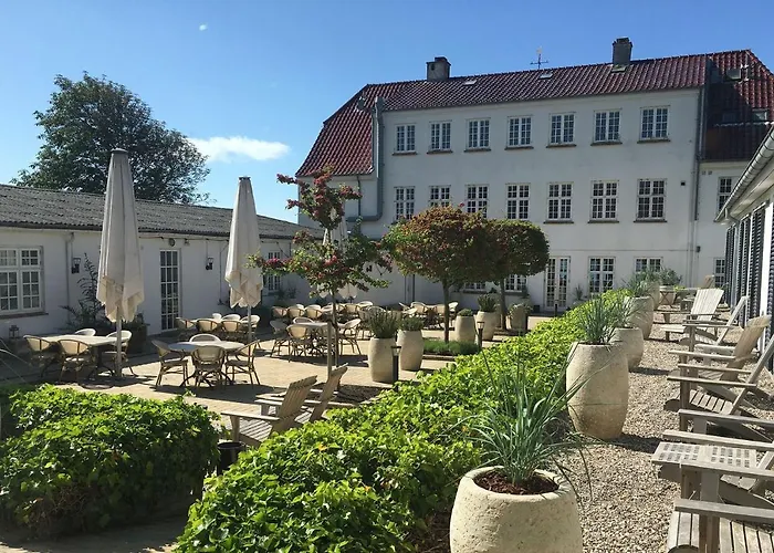 Strandhotel Rosnaes 3*