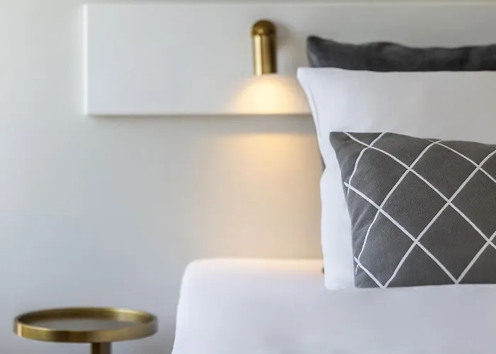 Strandhotel Rosnaes فندق